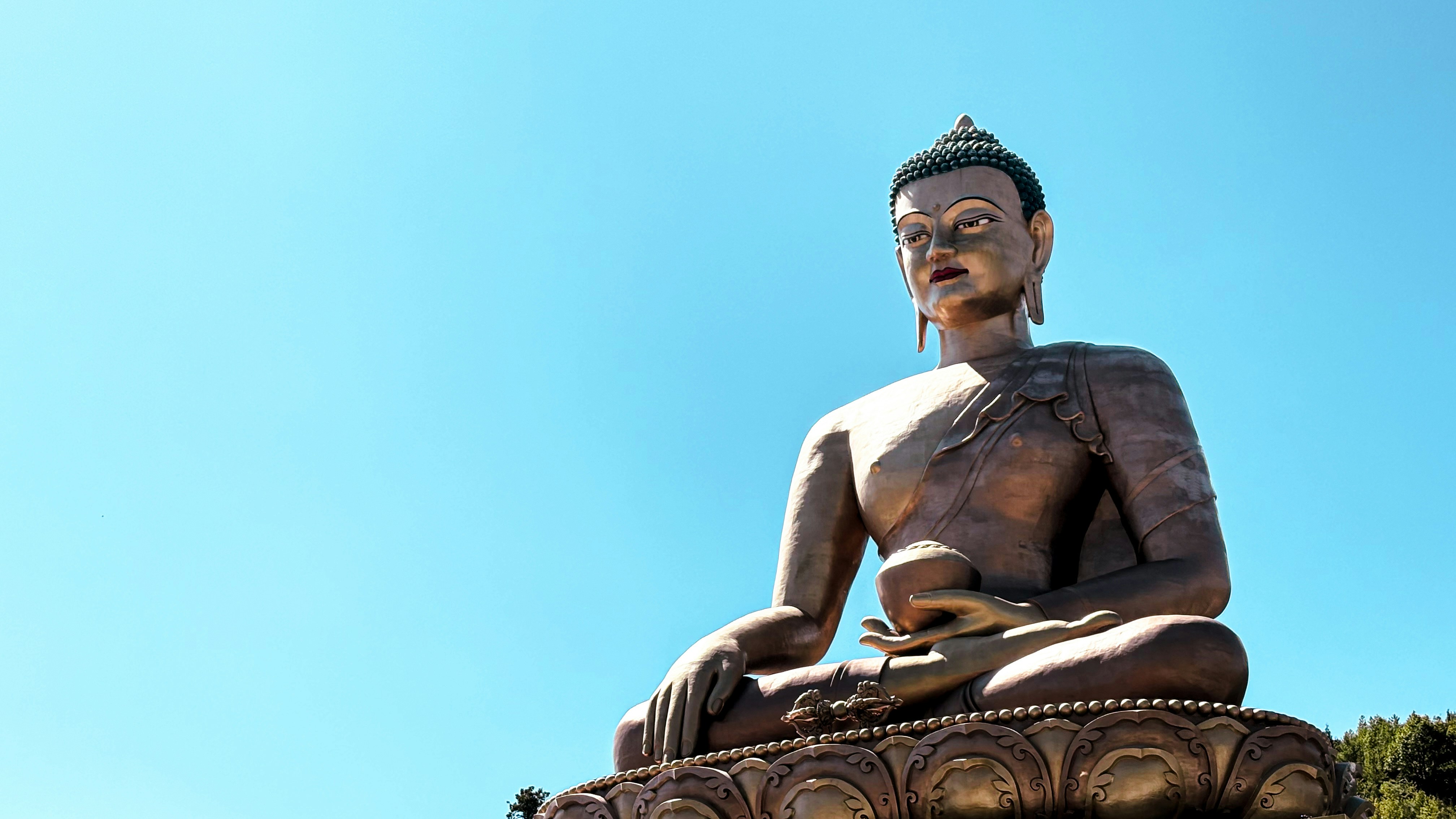 Signature Nepal & Bhutan | Peaks & Prayer Flags